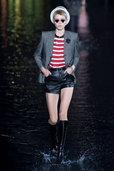 Look 53